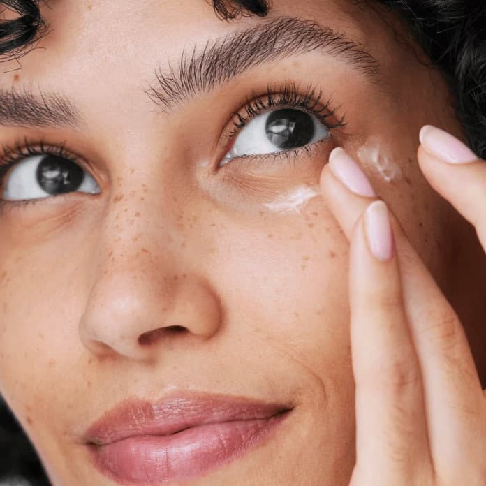 دور چشم کلینیک مدل آل ابوت آیز (all about eyes) حجم 5 میل